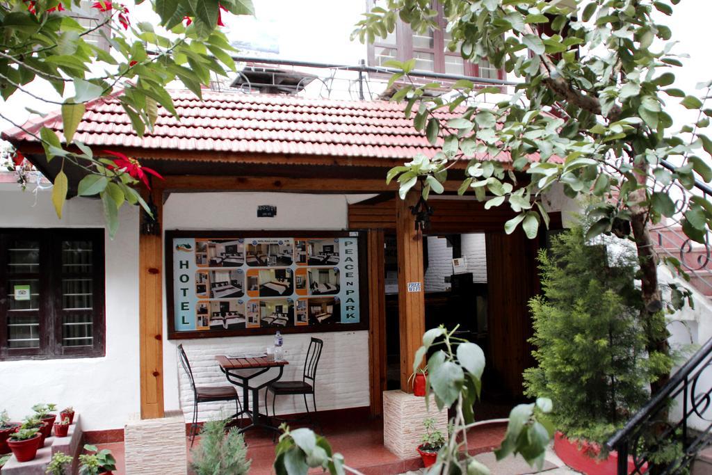 Hotel Peace N Park Katmandú Habitación foto